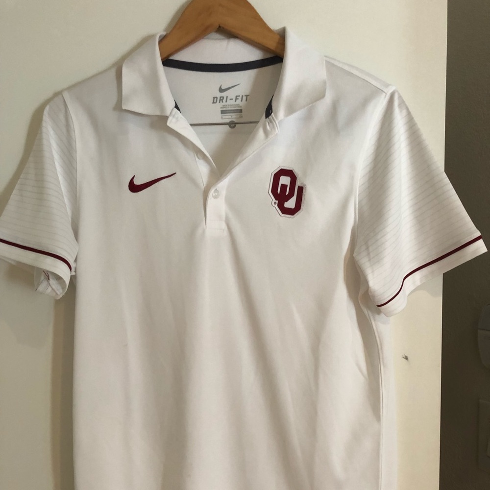 Men’s small OU shirt